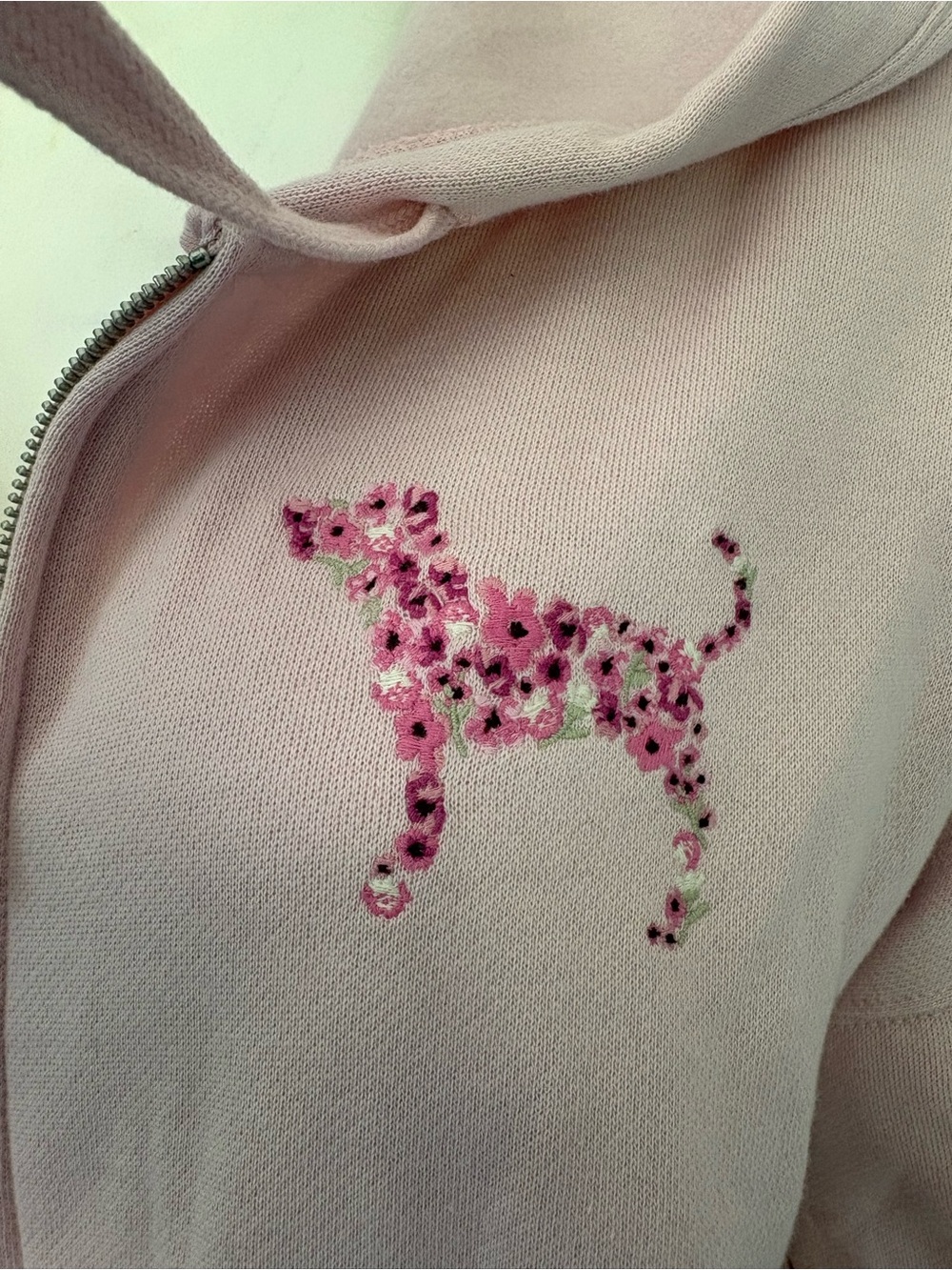 Victoria’s Secret PINK | NWT’s flower embroidered dog Y2K zip up sweater - Picture 5 of 6